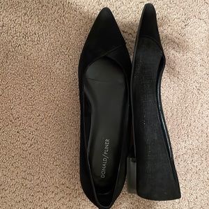 EUC Donald Pliner black flats SIZE 7.5
